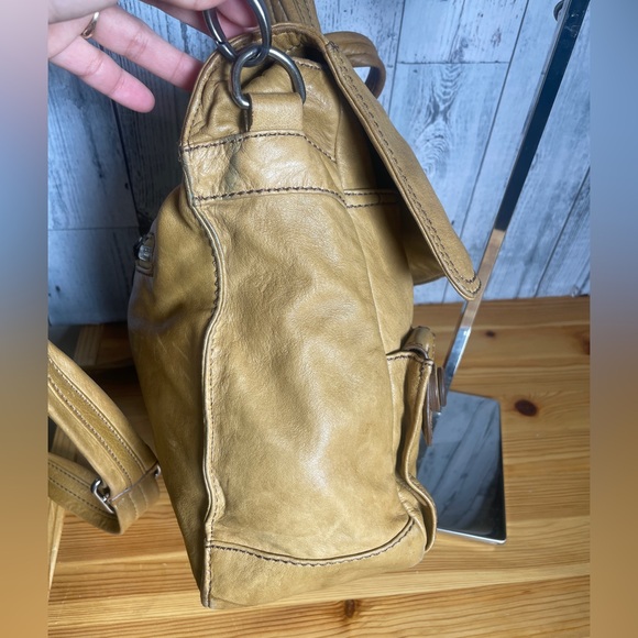 Lockheart Boho Tan Leather Button Bag - Picture 6 of 16